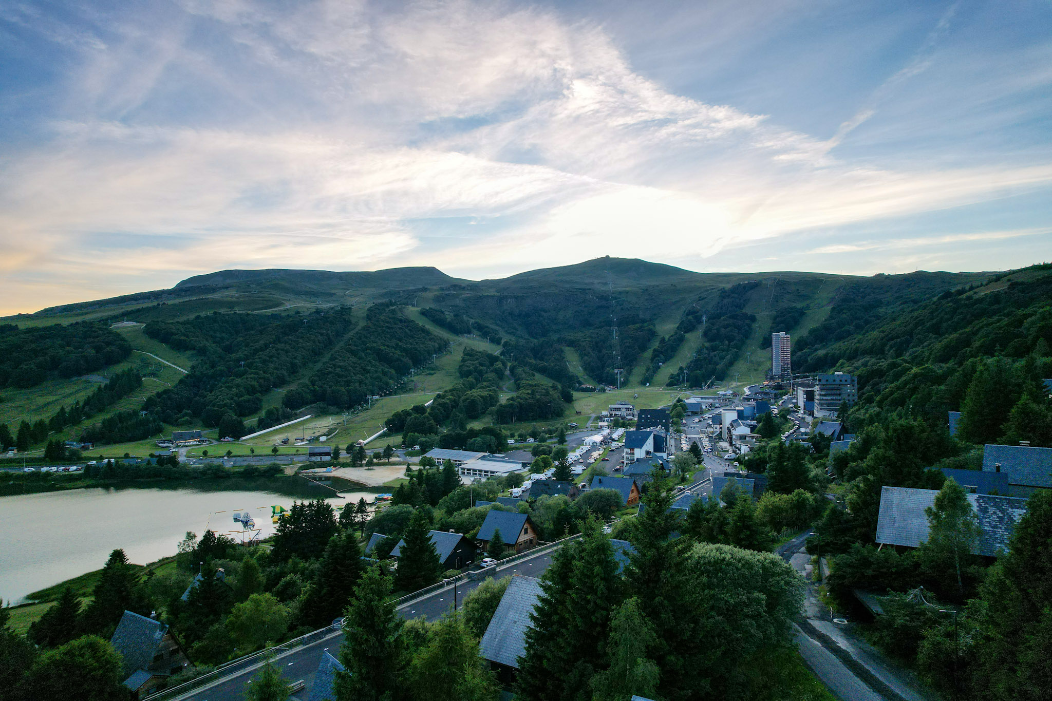 Station de Super Besse en période estivale