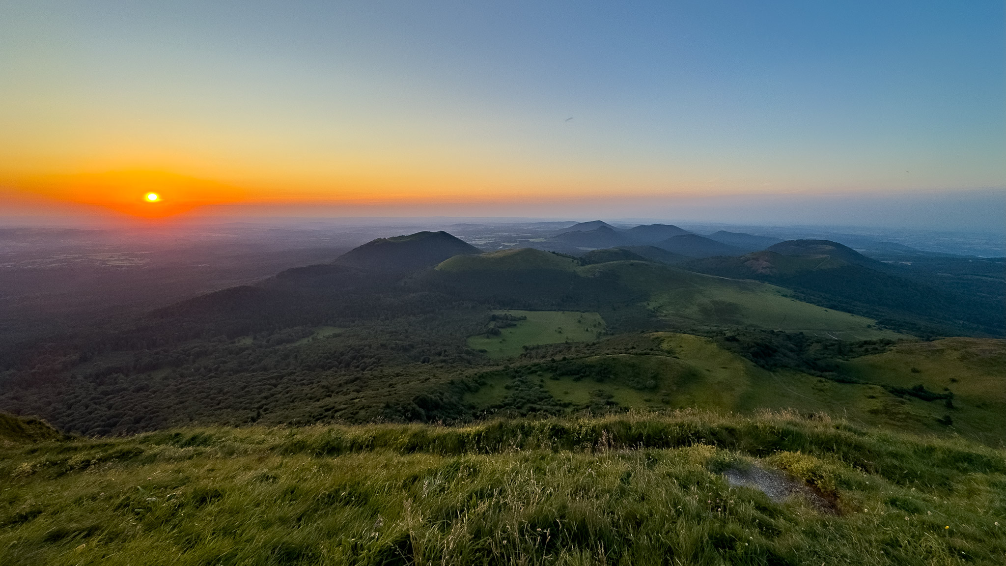 Nocturnes du Puy de Dôme, Coucher de soleil