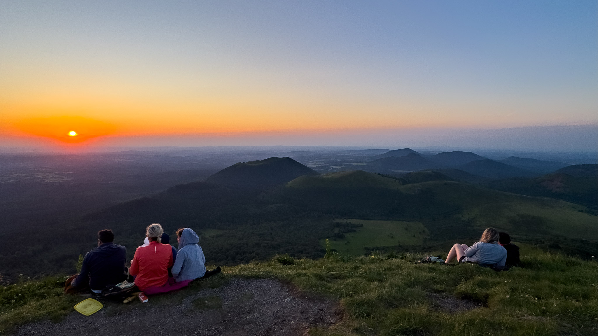 Nocturnes du Puy de Dôme, spectacle du Coucher de soleil