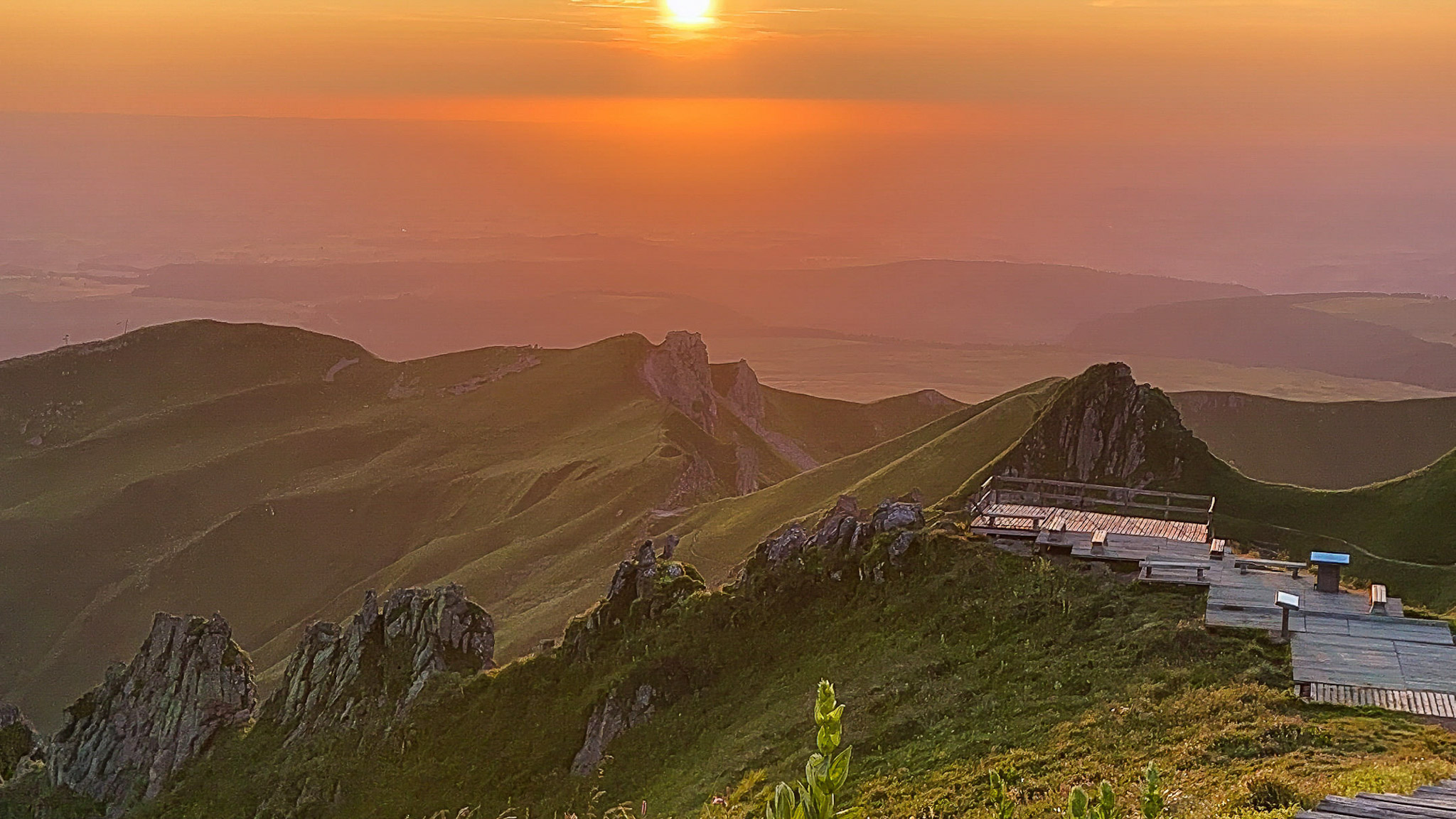 Sommet du Puy de Sancy, coucher de soleil