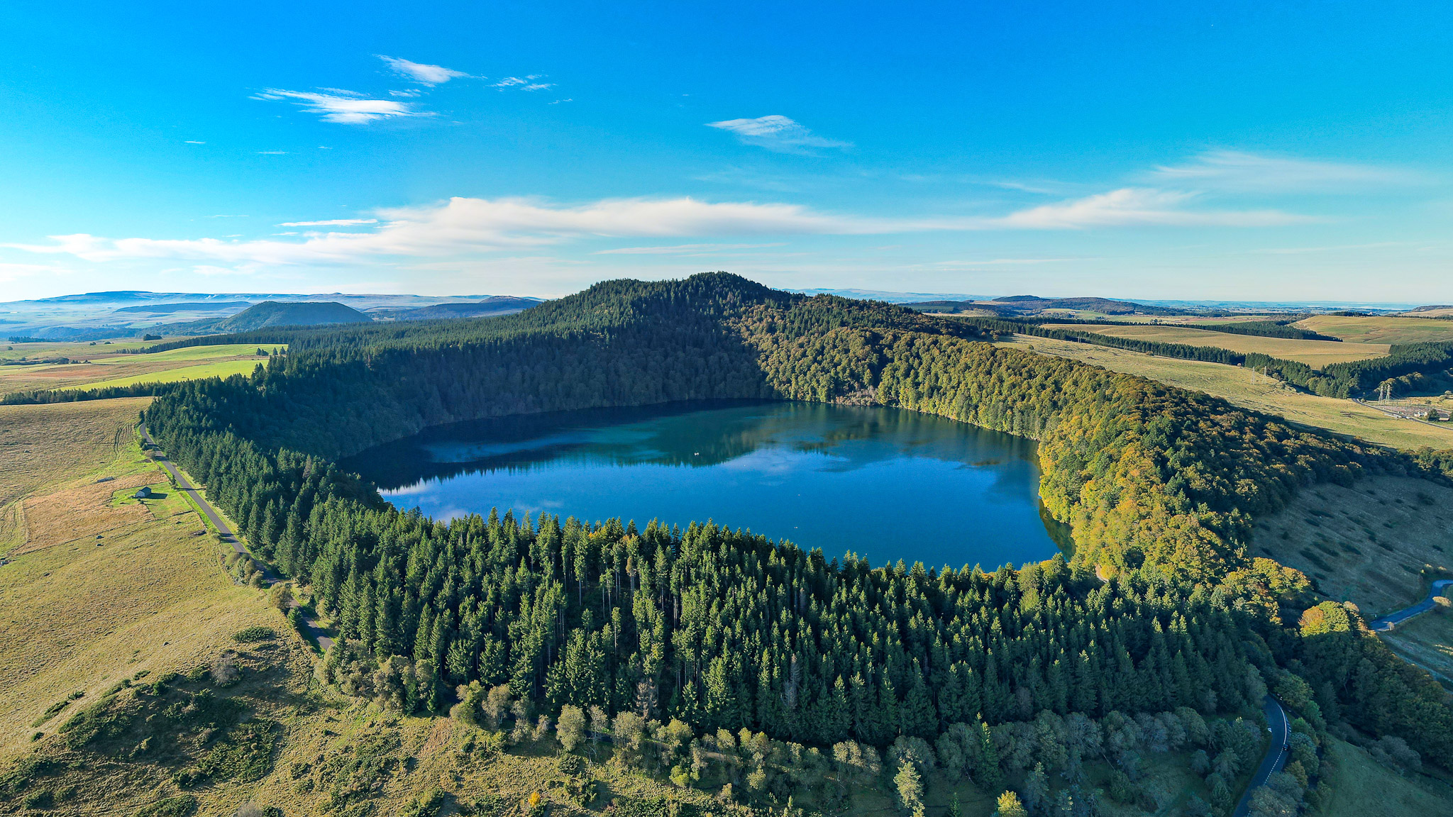 Naissance du Puy de Montchal et du Lac Pavin : une histoire liée