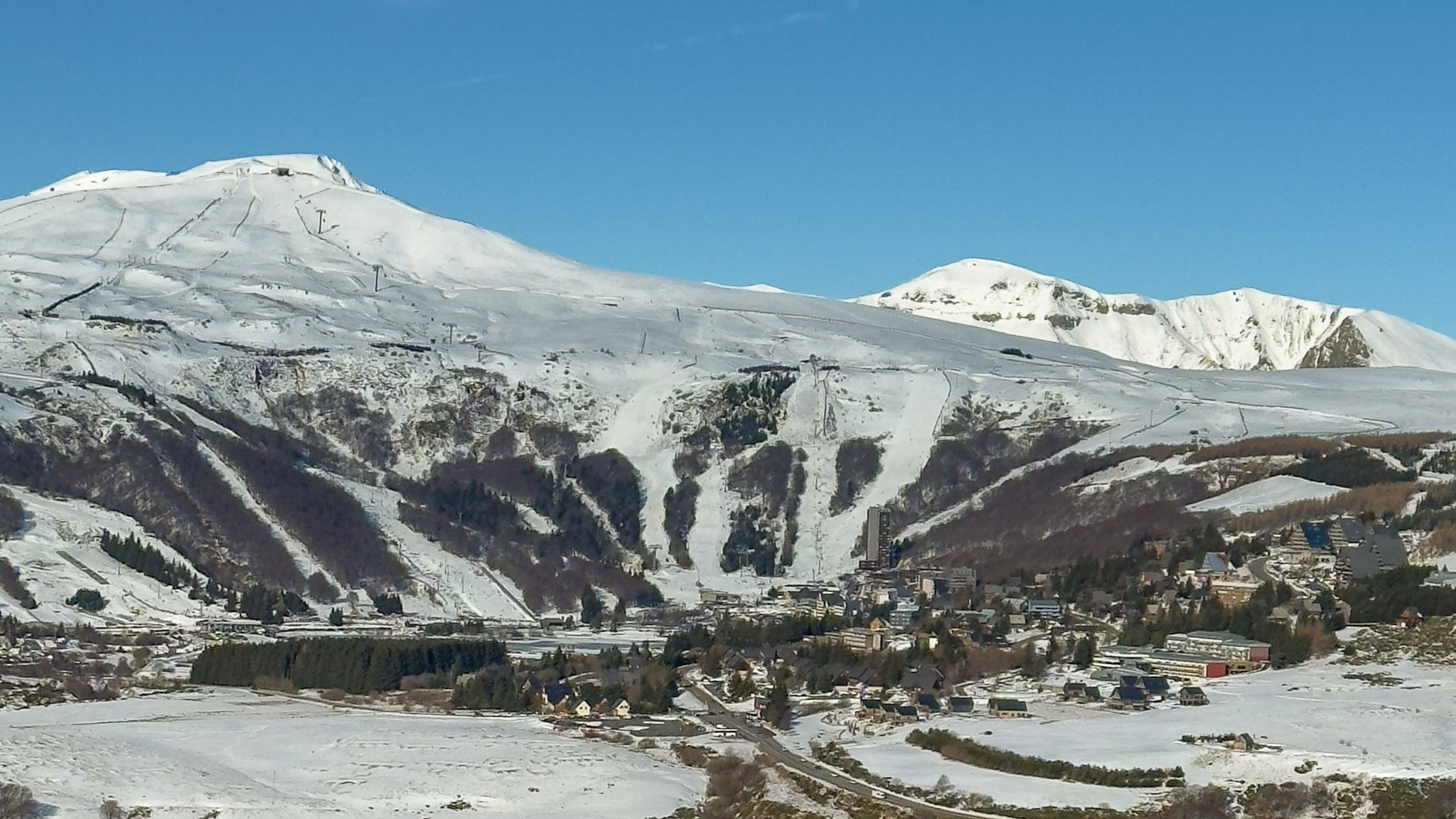 Super Besse par le Puy de Montchal