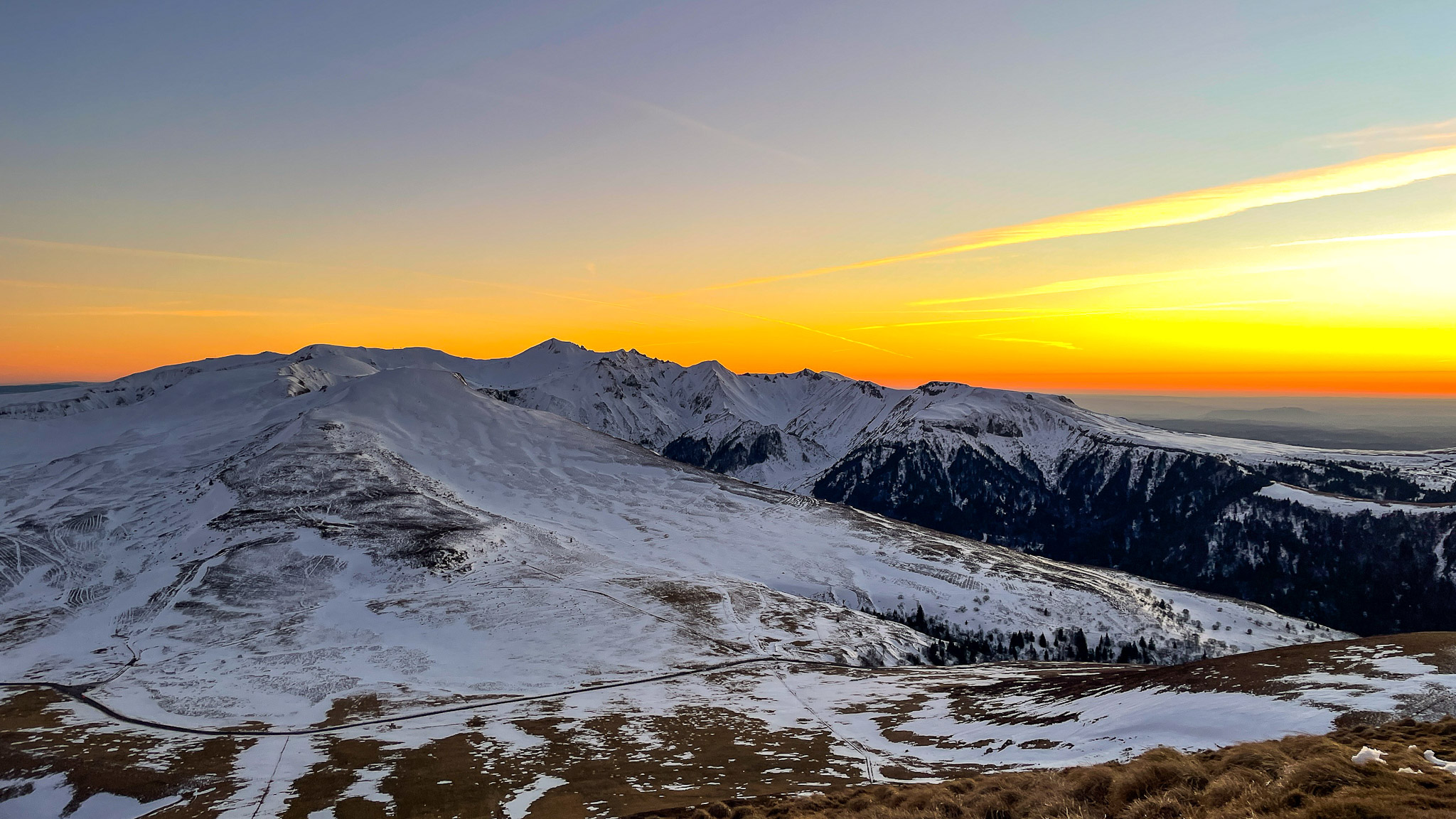 Puy de l'Angle, heure dorée sur le Massif du Sancy