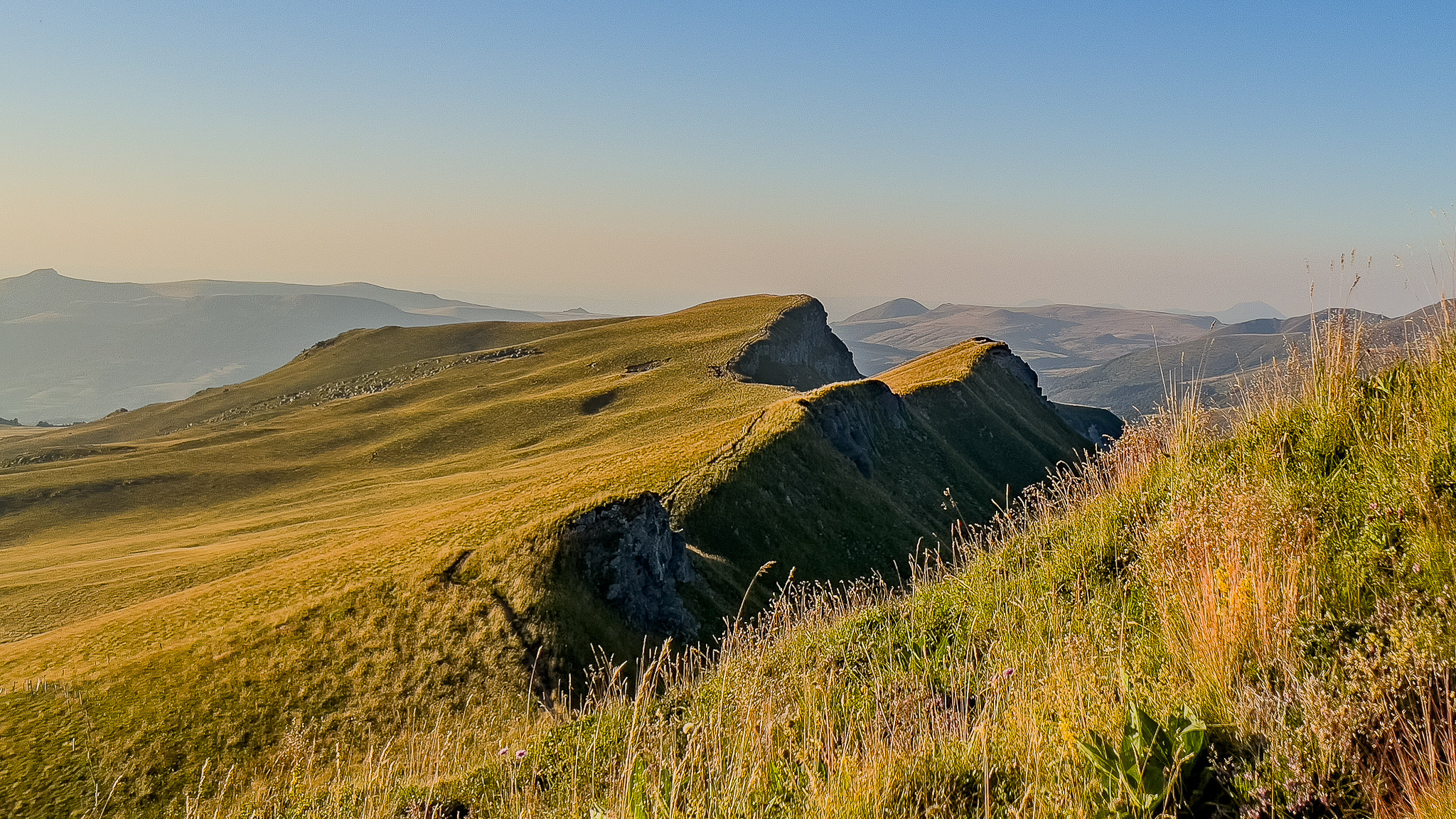 Sommet du Puy de Cliergue sur le chemin des crêtes du Sancy